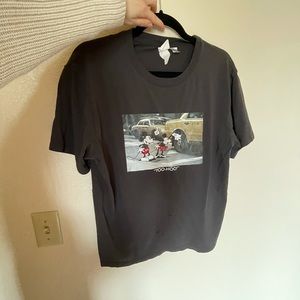 Gray short sleeve graphic tee